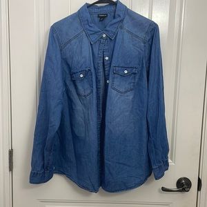 Long sleeve denim shirt